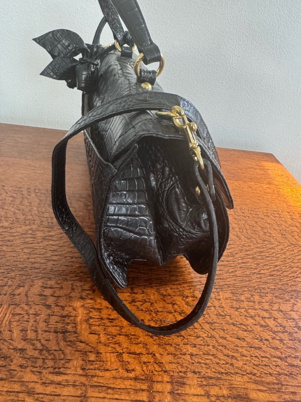 Brahmin Black Croc-Embossed Barrel Bag with Crossbody Strap - Picture 6 of 15